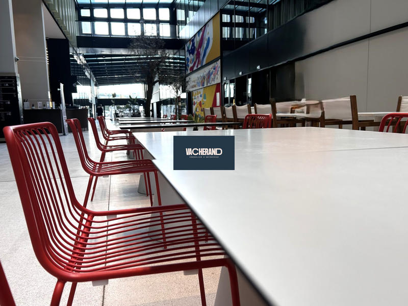 Bureau - 749 m² - 1 pièce