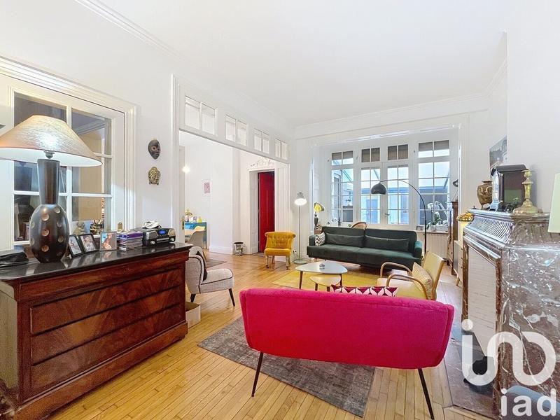 Maison - 239 m² - 9 pièces