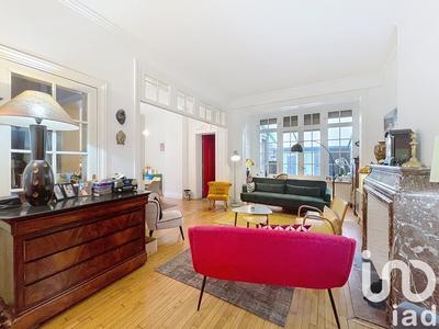 Maison - 239 m² - 9 pièces