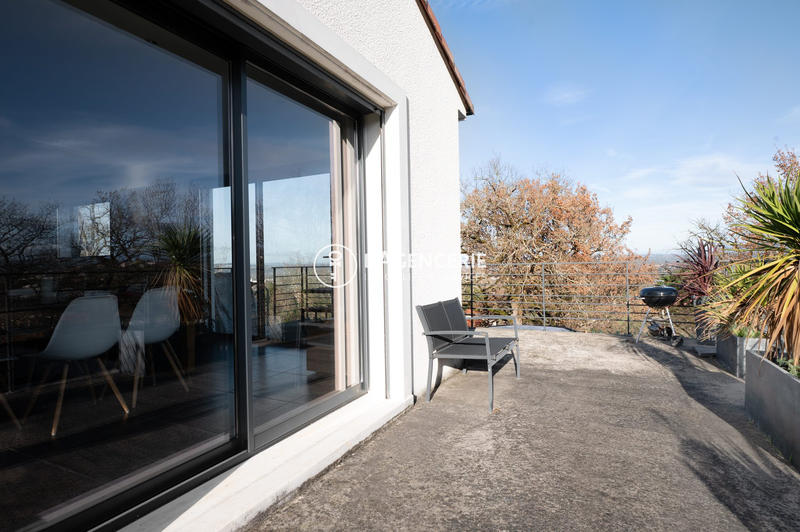 Maison - 184 m² - 6 pièces