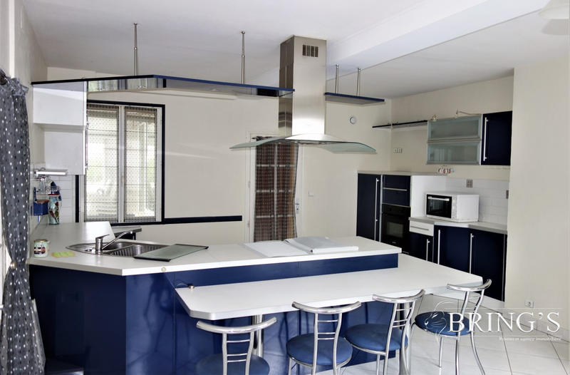 Maison - 140 m² - 5 pièces