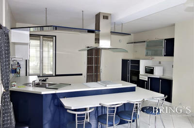 Maison - 140 m² - 5 pièces