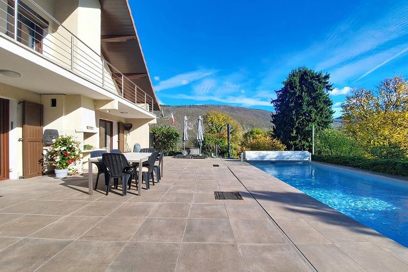 Maison - 220 m² - 7 pièces