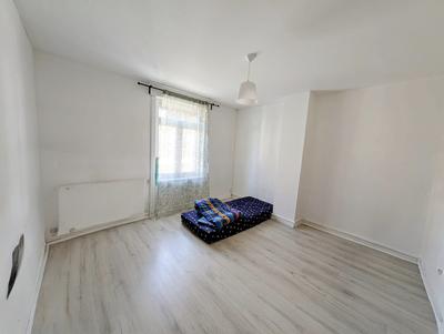 Maison - 85 m² - 5 pièces