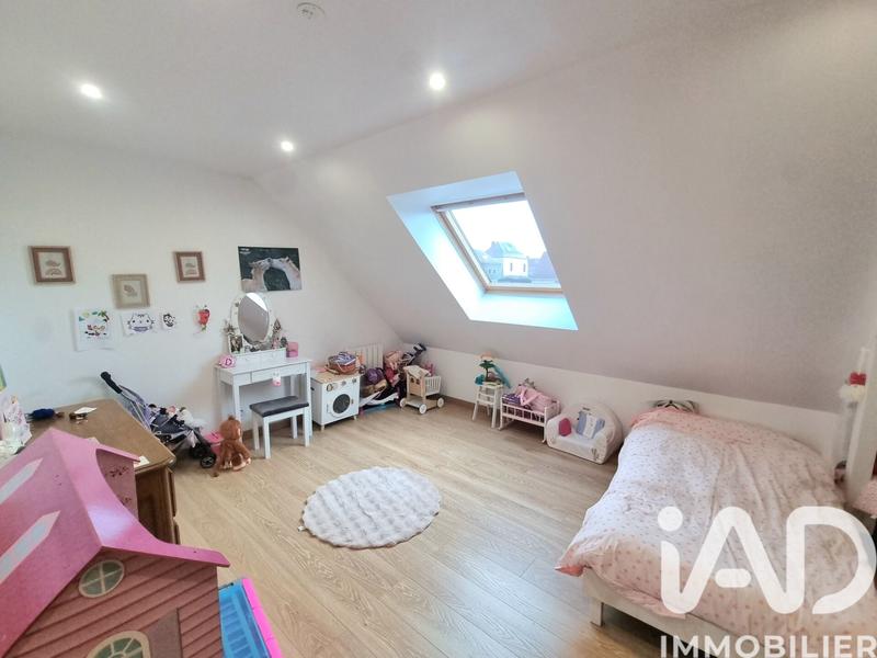 Maison - 185 m² - 9 pièces