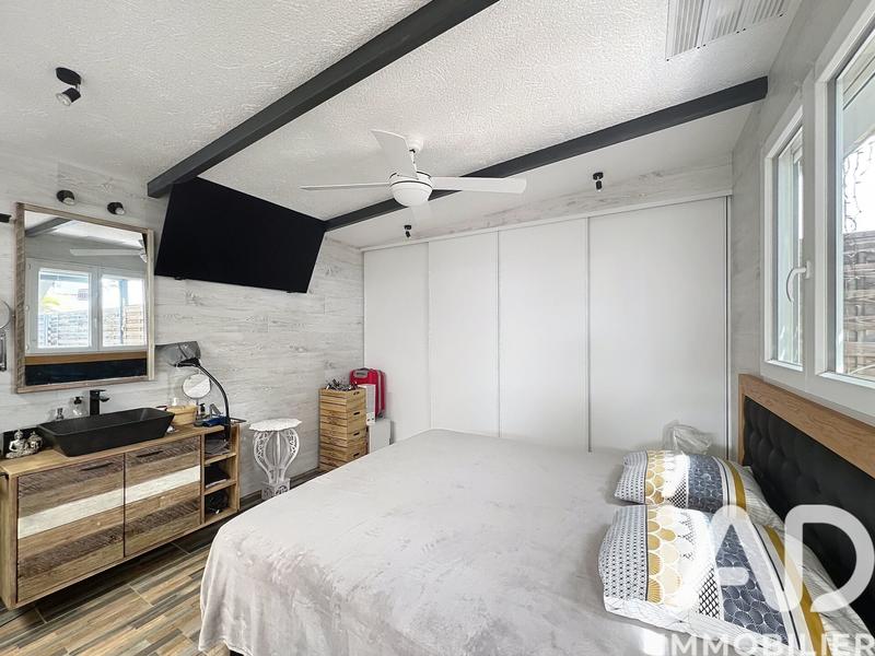 Maison - 200 m² - 7 pièces