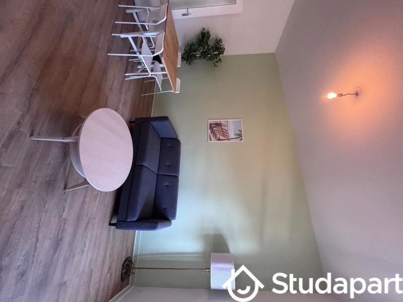 Chambre - 11 m² - 1 pièce