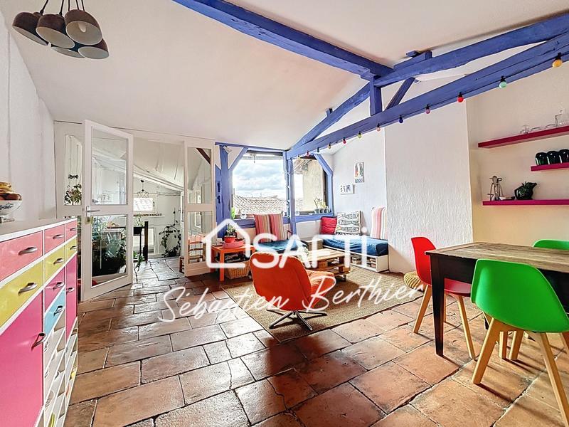 Maison - 210 m² - 7 pièces