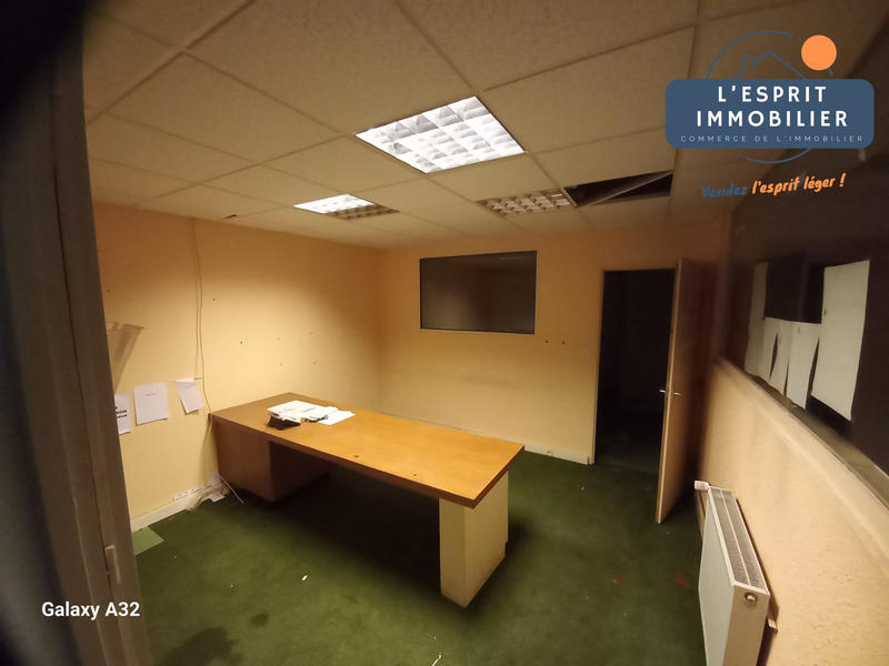 Bureau - 246 m² - 16 pièces