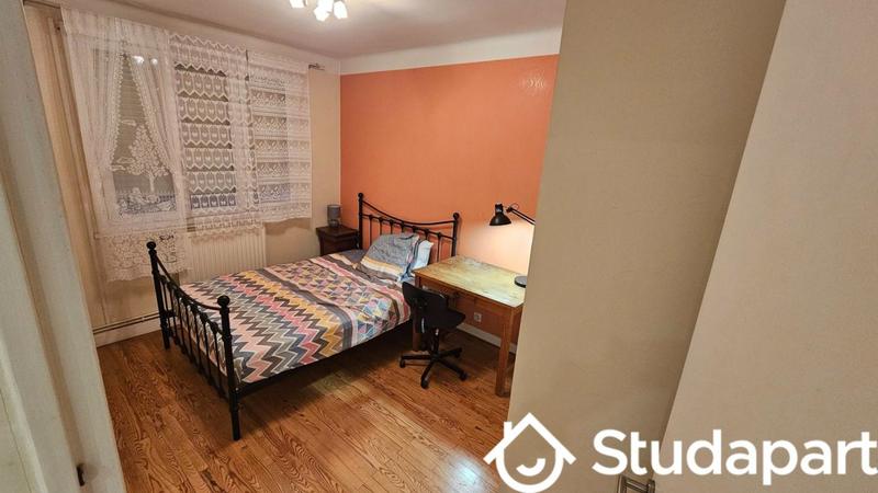 Chambre - 12 m² - 1 pièce