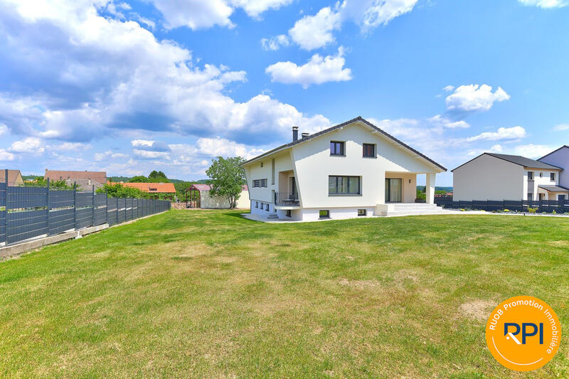 Maison - 207 m² - 7 pièces