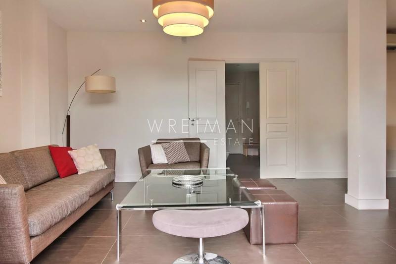 Appartement - 98 m² - 4 pièces