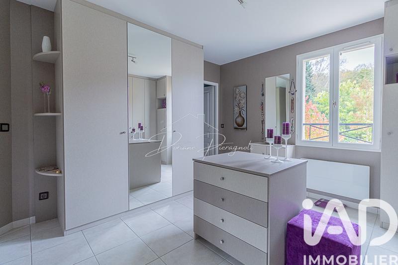 Maison - 185 m² - 10 pièces