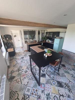 Maison - 250 m² - 8 pièces