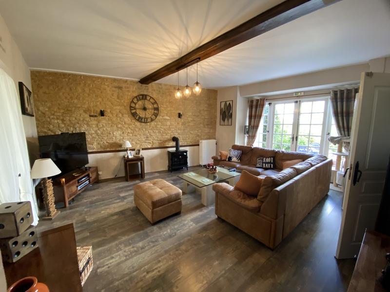 Maison traditionnelle - 265 m² - 8 pièces