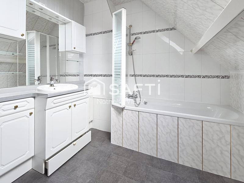 Maison - 85 m² - 4 pièces