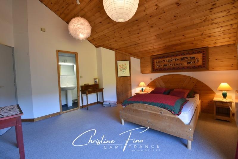 Maison - 251 m² - 10 pièces