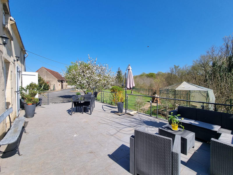 Maison - 234 m² - 8 pièces