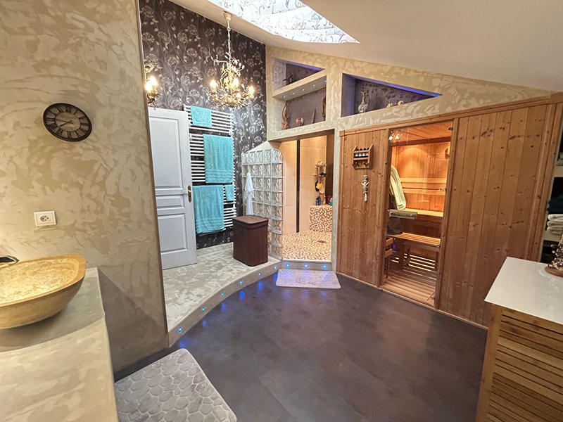 Maison - 185 m² - 6 pièces