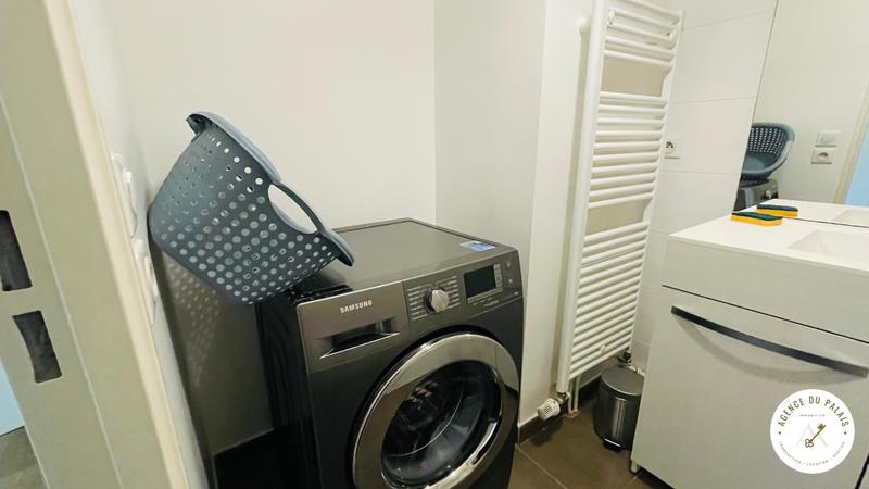 Appartement - 90 m² - 3 pièces