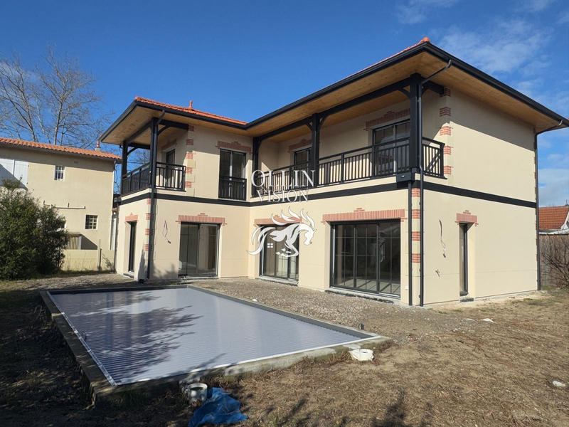 Villa - 172 m² - 7 pièces