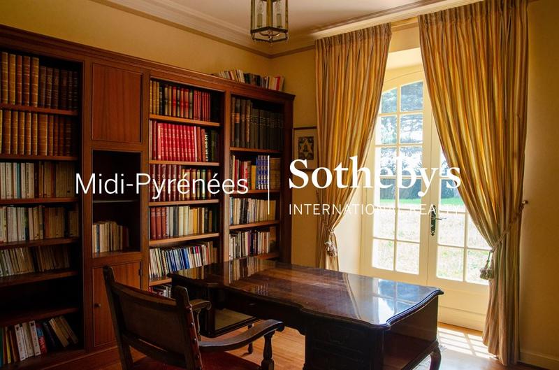 Maison - 550 m² - 20 pièces