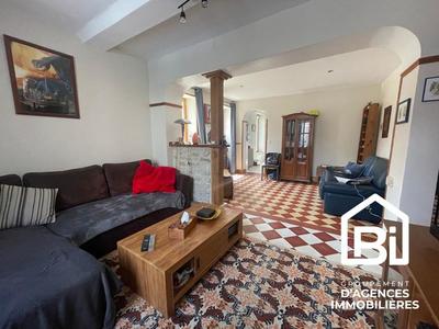 Maison - 220 m² - 9 pièces