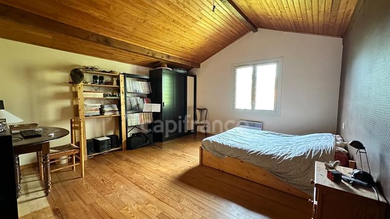 Maison - 200 m² - 8 pièces