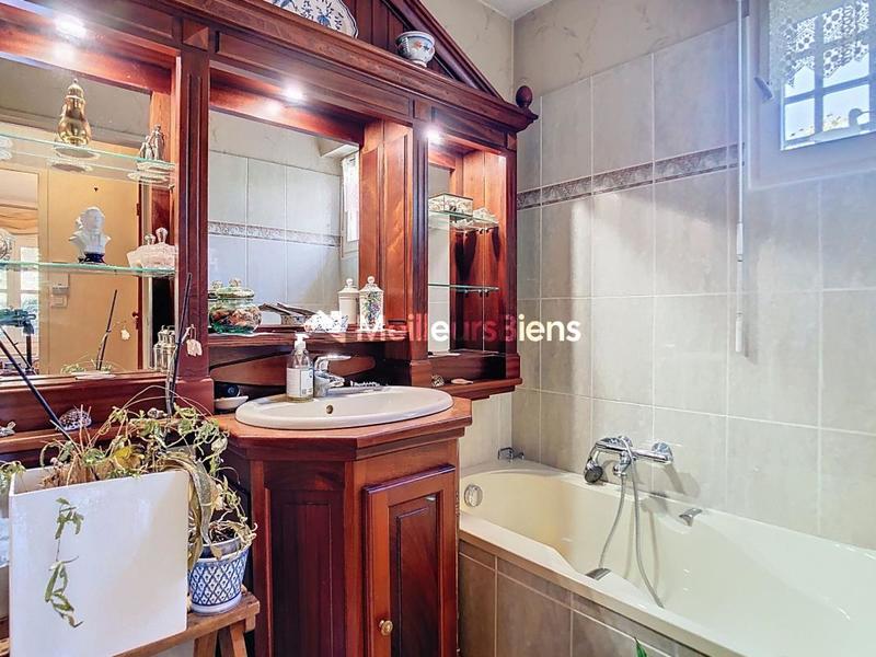 Maison - 138 m² - 6 pièces