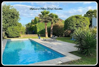 Maison - 250 m² - 7 pièces