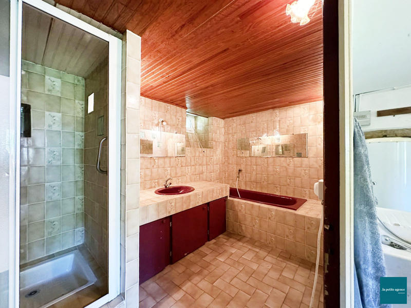 Maison traditionnelle - 170 m² - 8 pièces