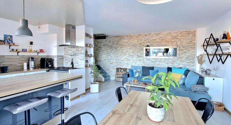 Maison - 90 m² - 4 pièces