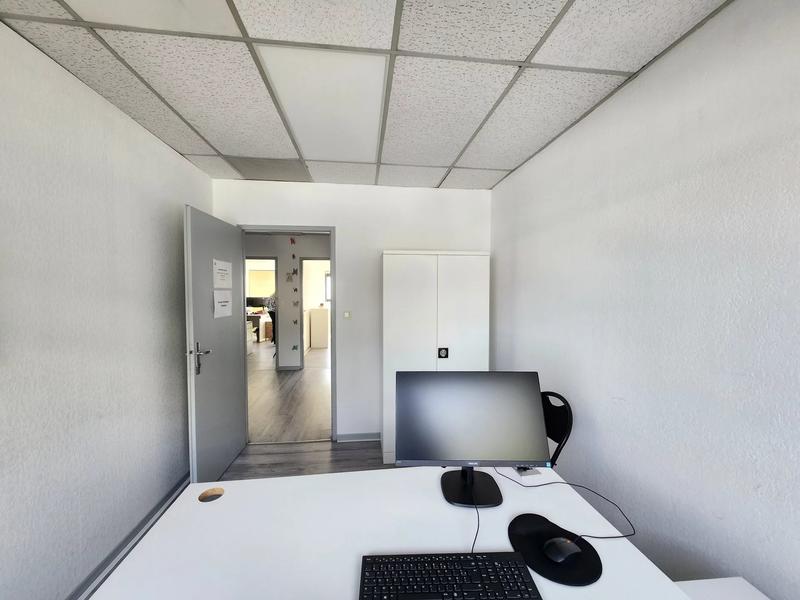 Bureau - 120 m² - 6 pièces