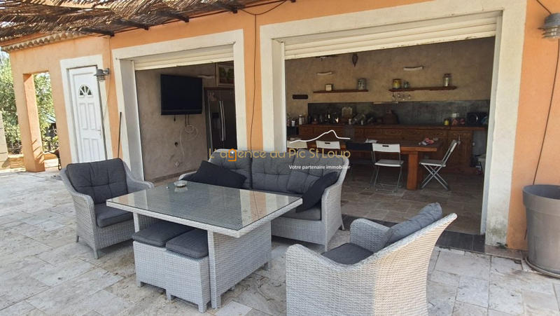 Villa - 220 m² - 8 pièces