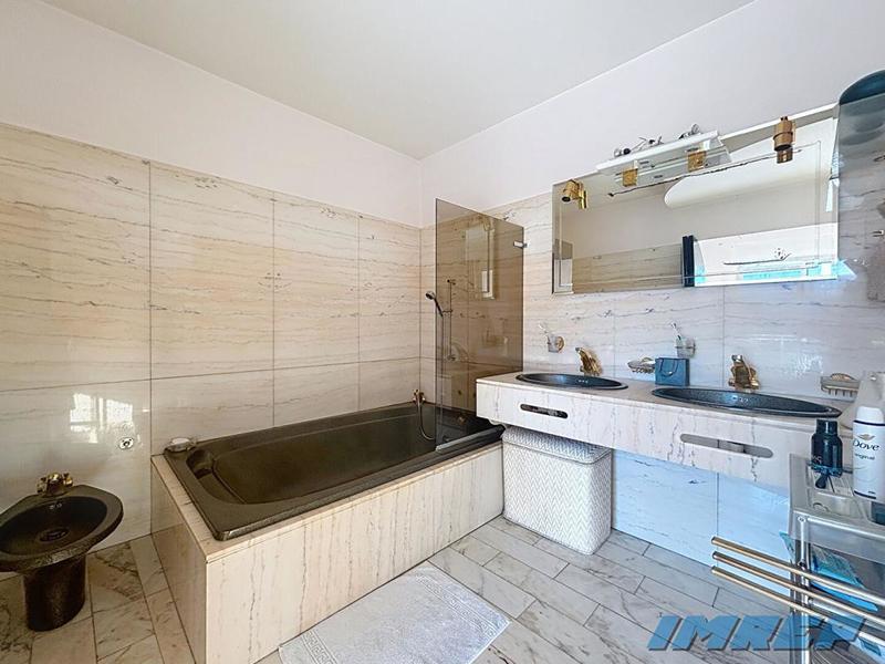 Maison - 188 m² - 5 pièces