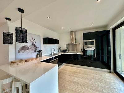 Appartement - 165 m² - 5 pièces