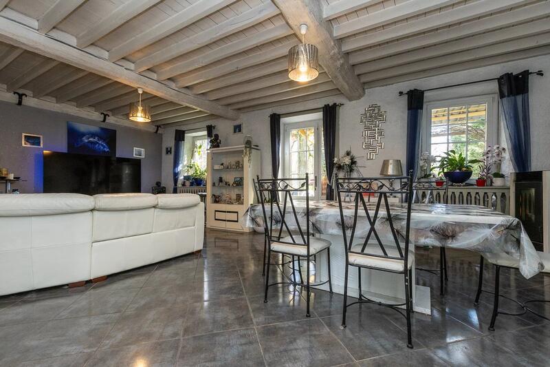 Maison - 190 m² - 8 pièces