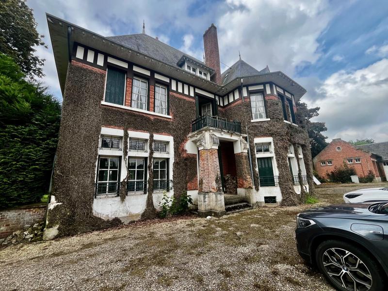 Maison - 335 m² - 10 pièces