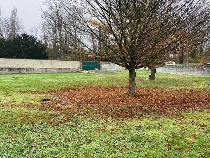 Terrain constructible - 1 275 m²