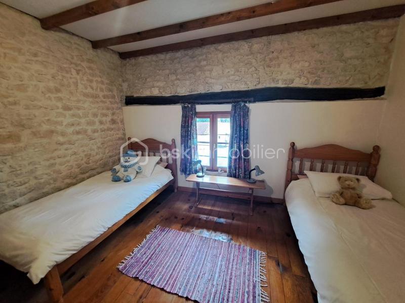 Propriété - 550 m² - 22 pièces