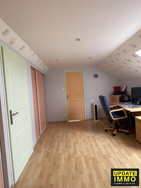 Maison - 134 m² - 9 pièces