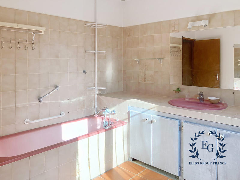 Maison traditionnelle - 179 m² - 6 pièces