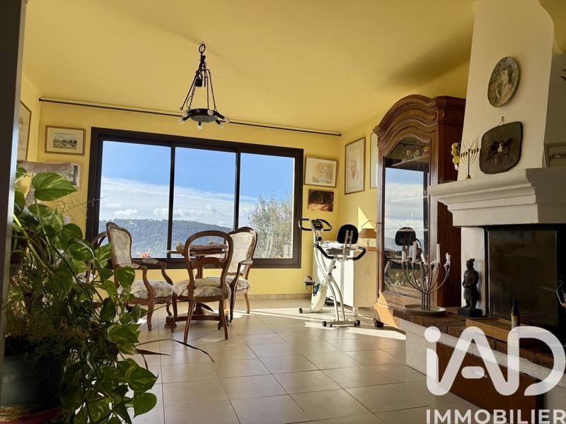 Maison - 300 m² - 8 pièces