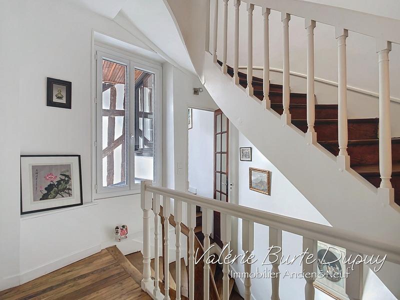 Maison - 214 m² - 7 pièces