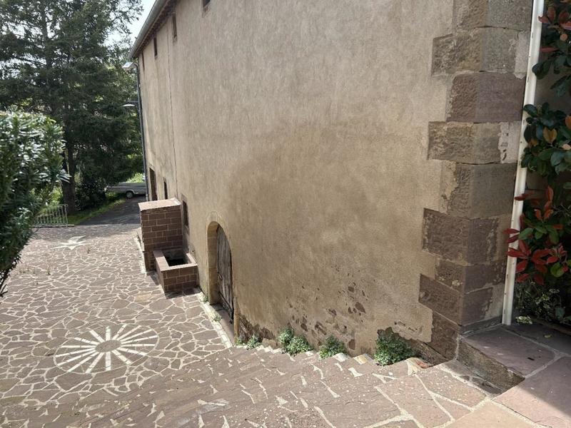 Grange - 300 m² - 2 pièces