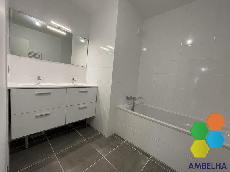 Appartement - 90 m² - 4 pièces