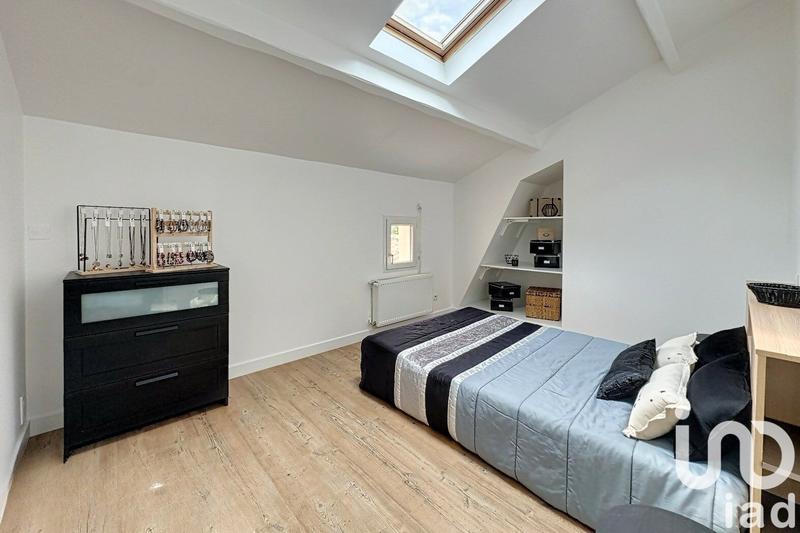 Maison - 240 m² - 7 pièces