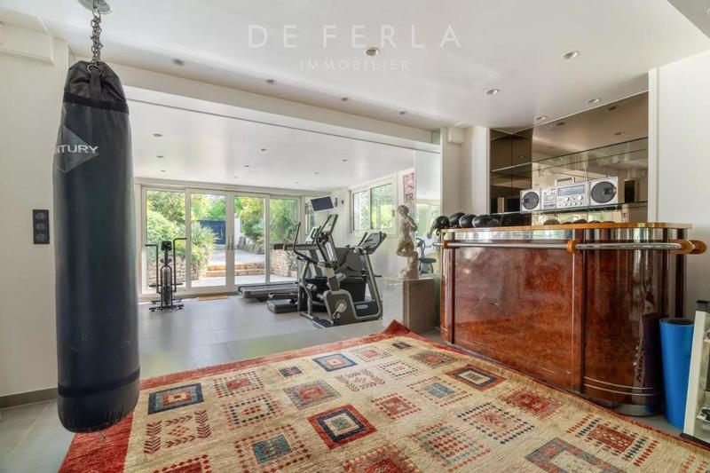 Propriété - 491 m² - 10 pièces