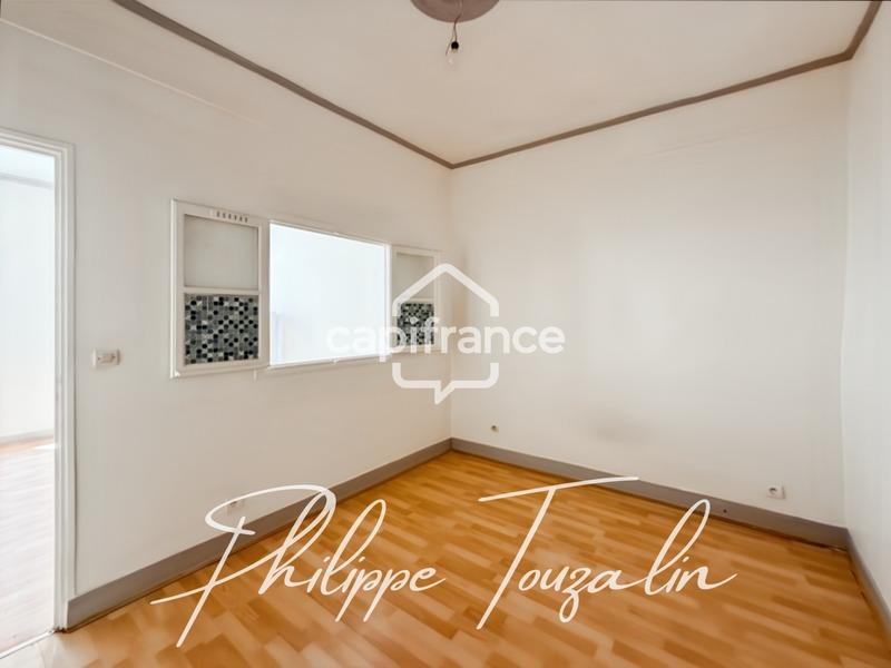 Maison - 220 m² - 14 pièces