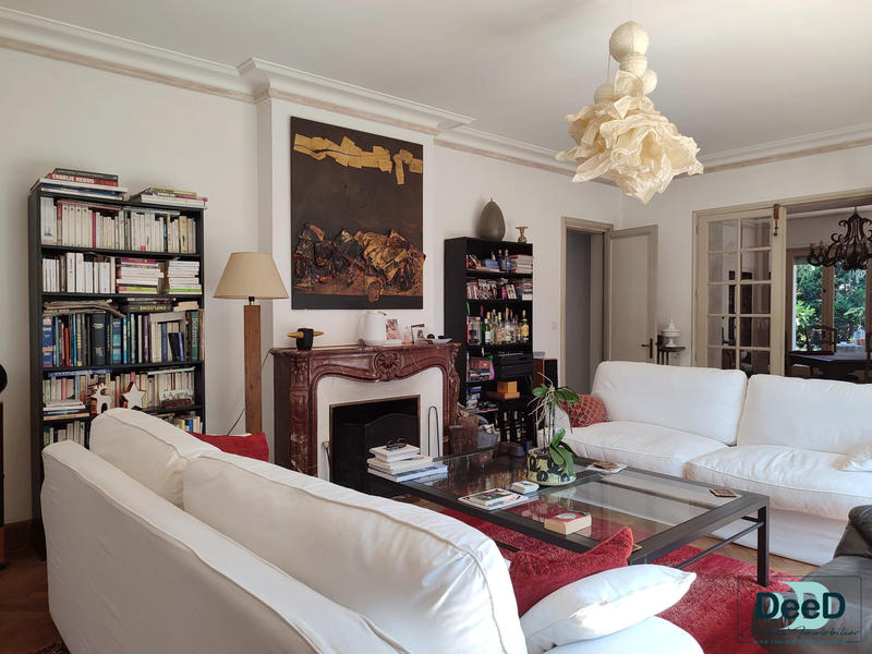 Maison - 366 m² - 9 pièces